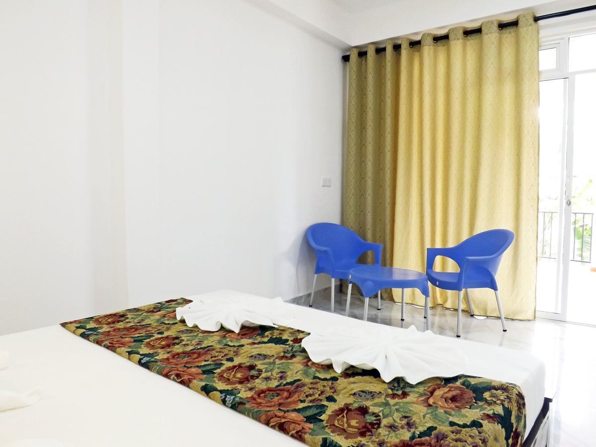 Hotel "Diana" Hikkaduwa Exteriör bild